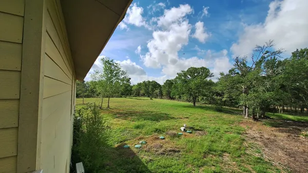 $299,000 | 1284 Beaver Lake Drive, Caldwell, TX 77836