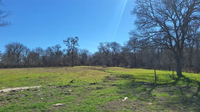 $325,000 | 1284 Beaver Lake Drive, Caldwell, TX 77836