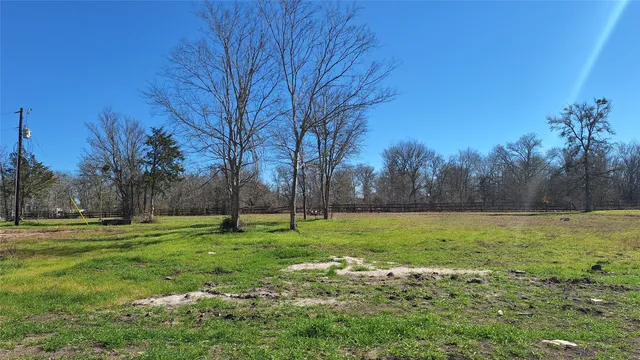 $325,000 | 1284 Beaver Lake Drive, Caldwell, TX 77836