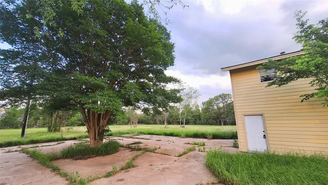 $325,000 | 1284 Beaver Lake Drive, Caldwell, TX 77836