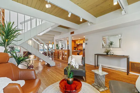 $999,999 | 1318 South Mallard Drive, Richmond, CA 94801