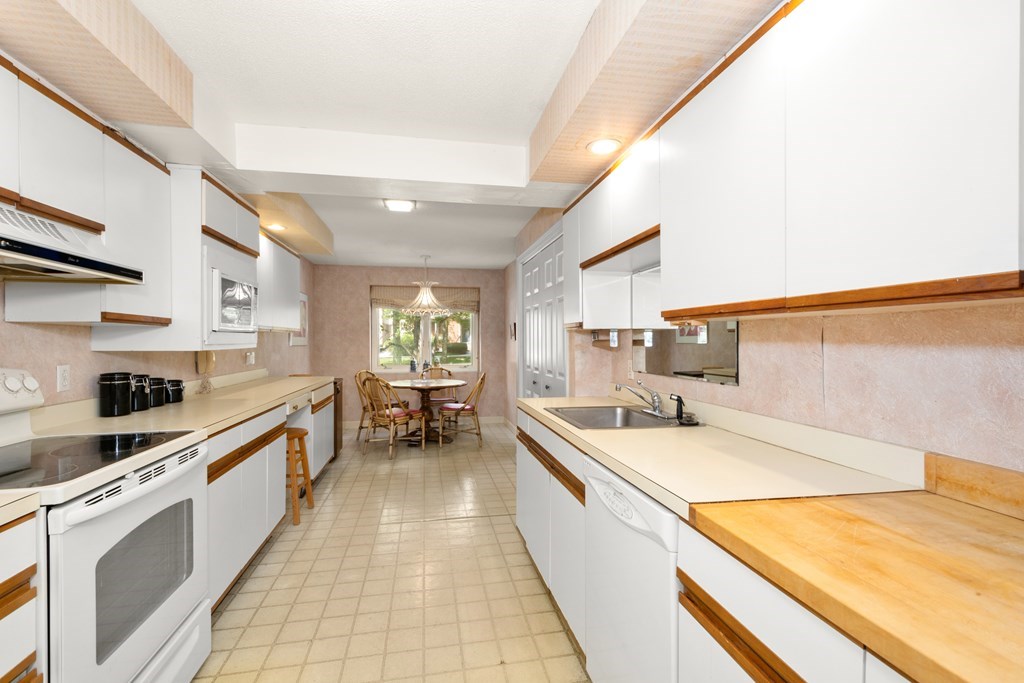 770 Salisbury Street, Unit 3 Worcester, MA 01609 - Photo 13 of 32