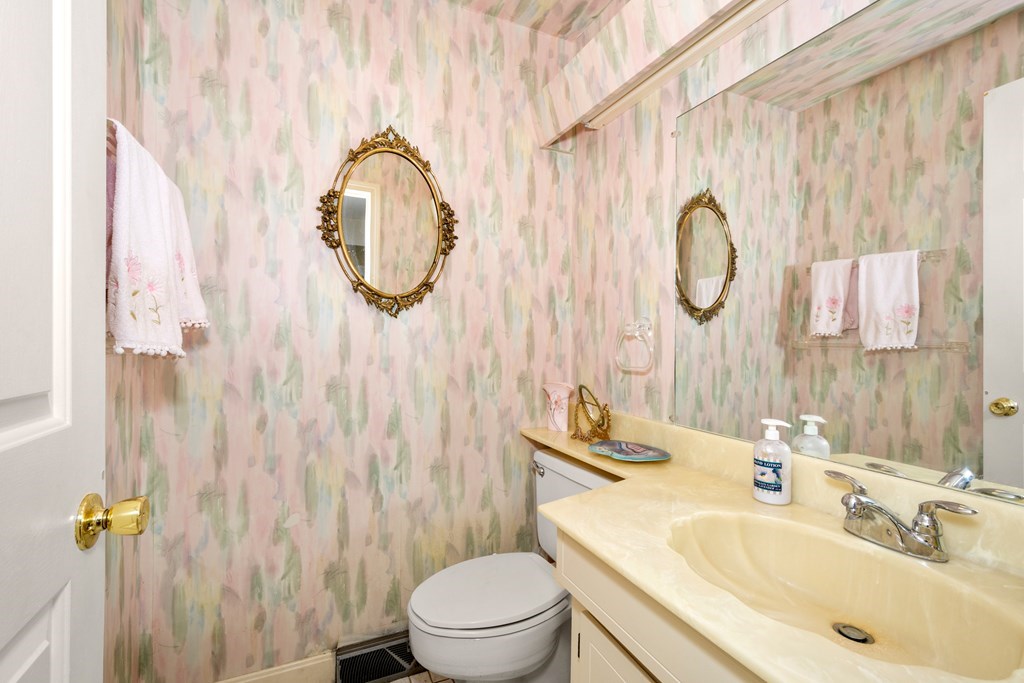 770 Salisbury Street, Unit 3 Worcester, MA 01609 - Photo 15 of 32