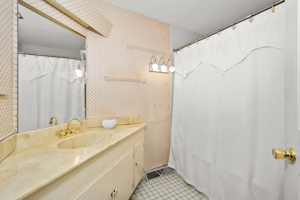 770 Salisbury Street, Unit 3 Worcester, MA 01609 - Photo 20 of 32