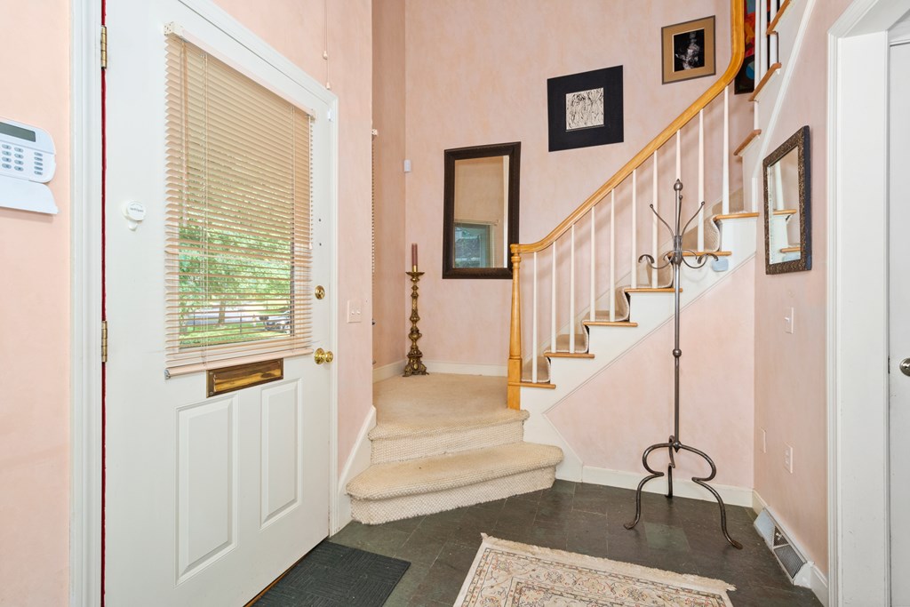 770 Salisbury Street, Unit 3 Worcester, MA 01609 - Photo 2 of 32