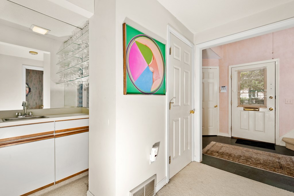 770 Salisbury Street, Unit 3 Worcester, MA 01609 - Photo 4 of 32