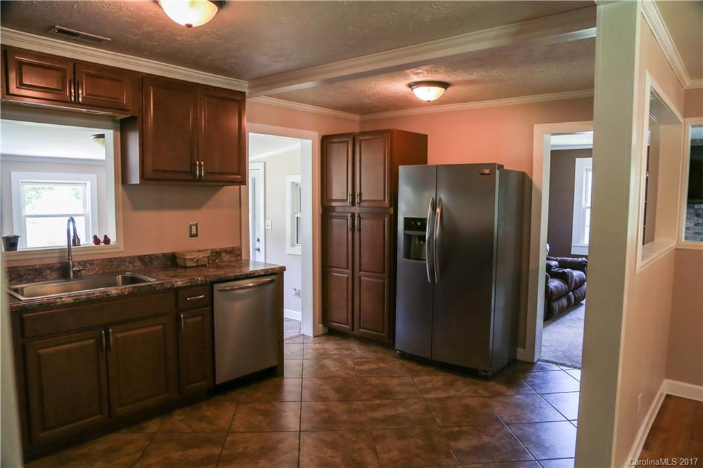 3764 Goose Creek Road Marion, NC 28752 - Photo 8 of 23 Gallery Image 8