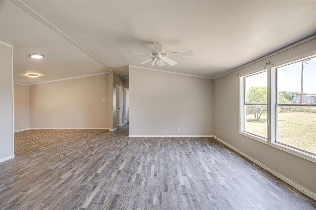 178 Valley Lake Lane Springtown, TX 76082 - Photo 9 of 33