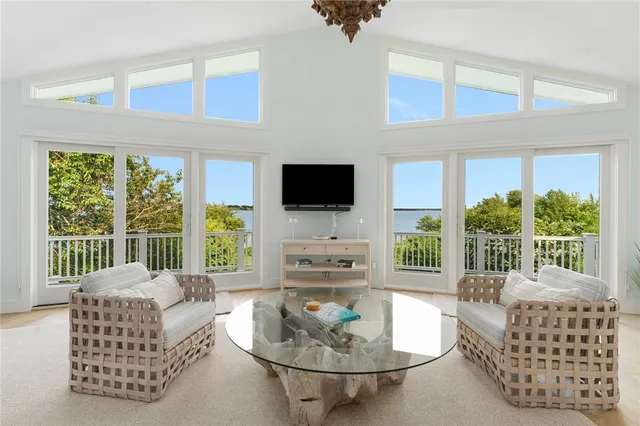 $15,000 | 117 Indian Avenue, Portsmouth, RI 02871