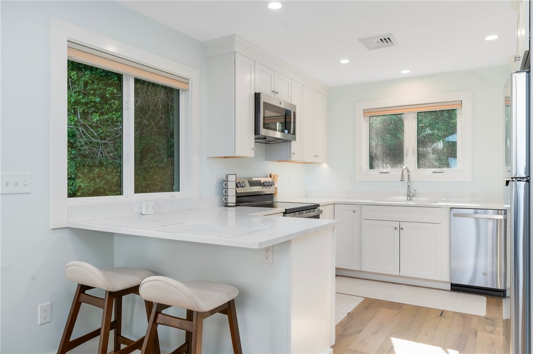 117 Indian Avenue Portsmouth, RI 02871 - Photo 12 of 37