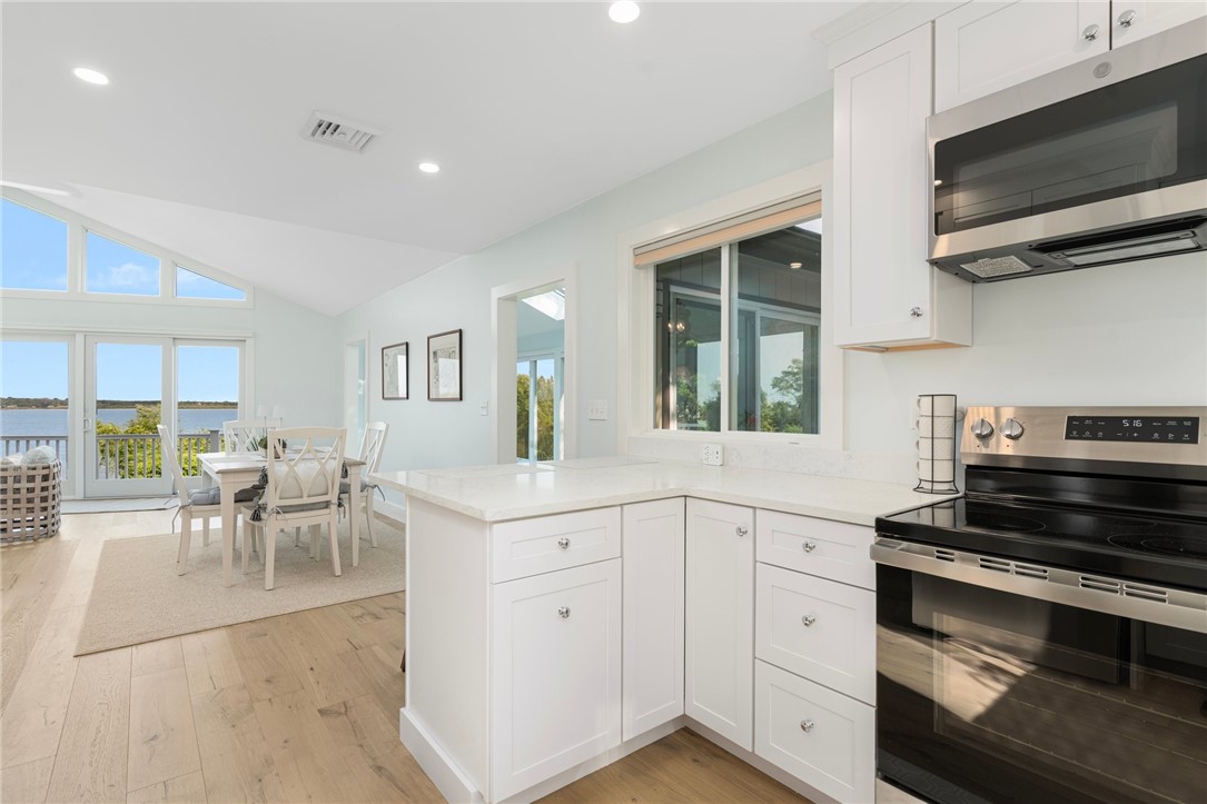 117 Indian Avenue Portsmouth, RI 02871 - Photo 14 of 37