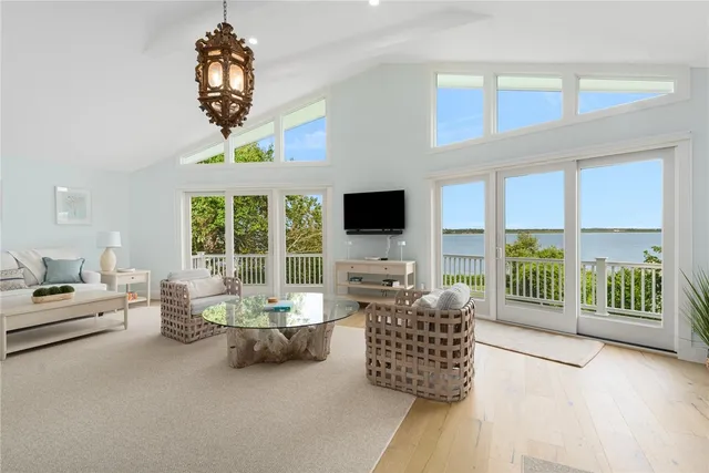 $15,000 | 117 Indian Avenue, Portsmouth, RI 02871