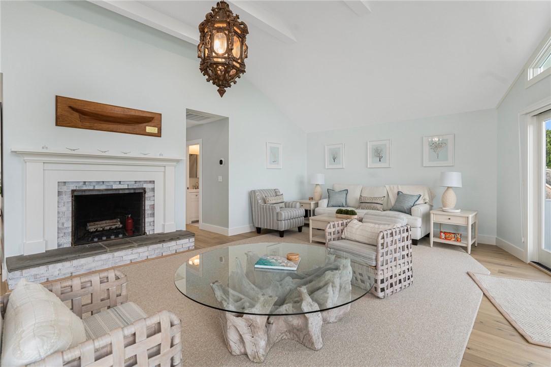 117 Indian Avenue Portsmouth, RI 02871 - Photo 3 of 37