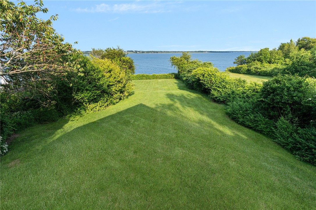 117 Indian Avenue Portsmouth, RI 02871 - Photo 33 of 37