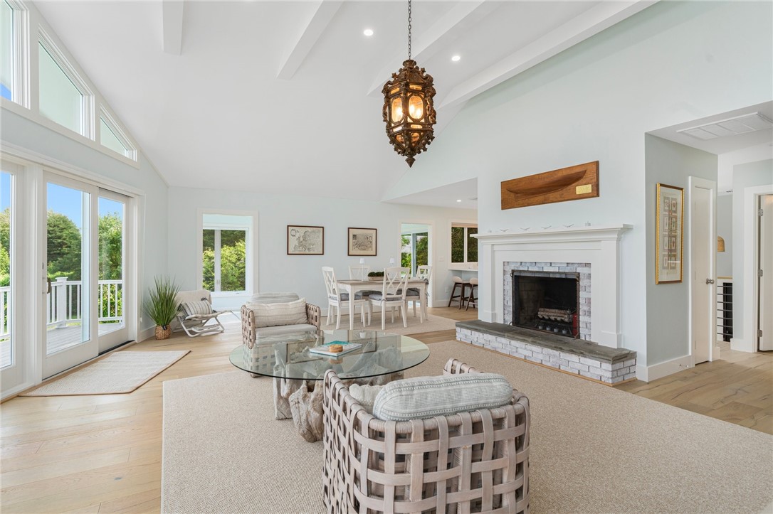 117 Indian Avenue Portsmouth, RI 02871 - Photo 4 of 37