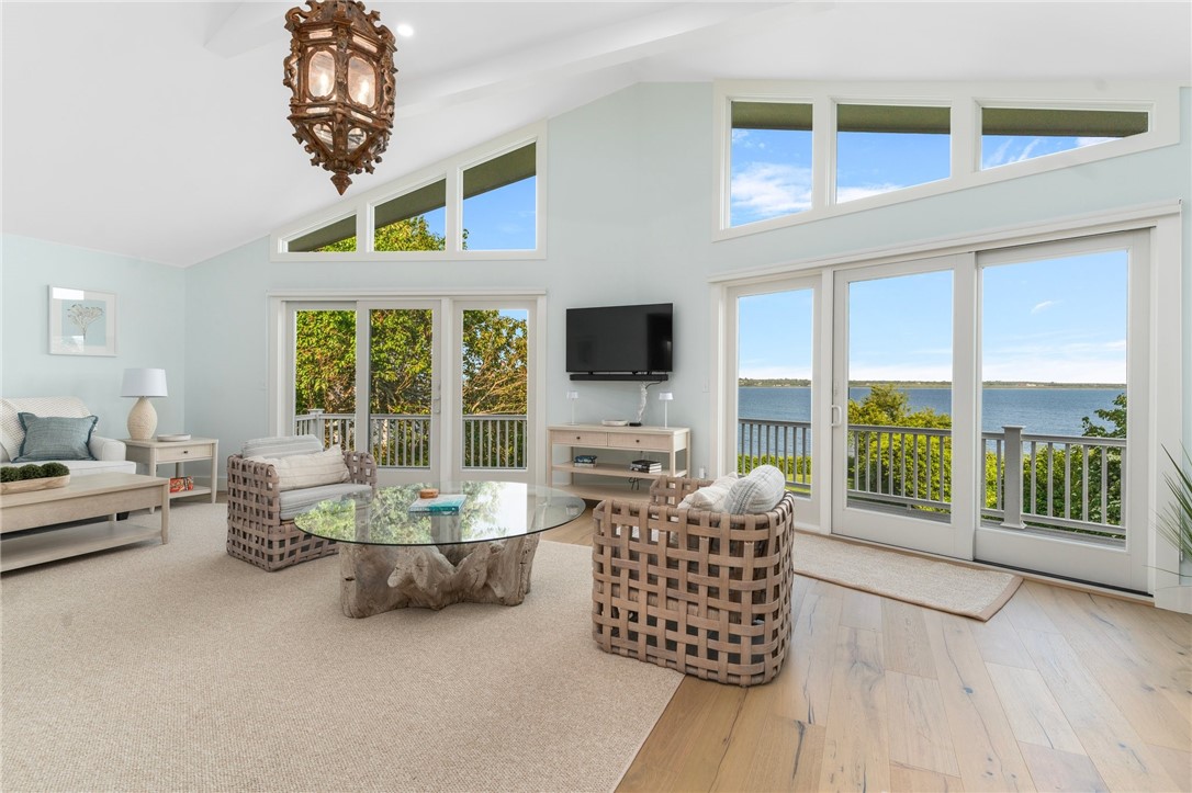 117 Indian Avenue Portsmouth, RI 02871 - Photo 6 of 37