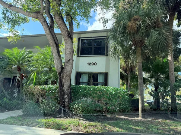 $2,100 | 1290 South Military Trail, Unit 422, Deerfield Beach, FL 33442