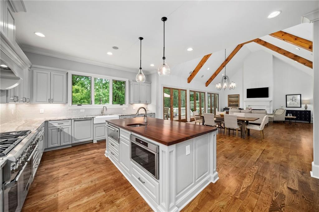 6321 Hunting Creek Road Northeast Sandy Springs, GA 30328 - Photo 18 of 70