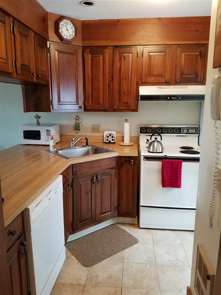203 Lyman Batcheller Road, Unit 11B Hartford, VT 05059 - Photo 7 of 14 Gallery Image 7