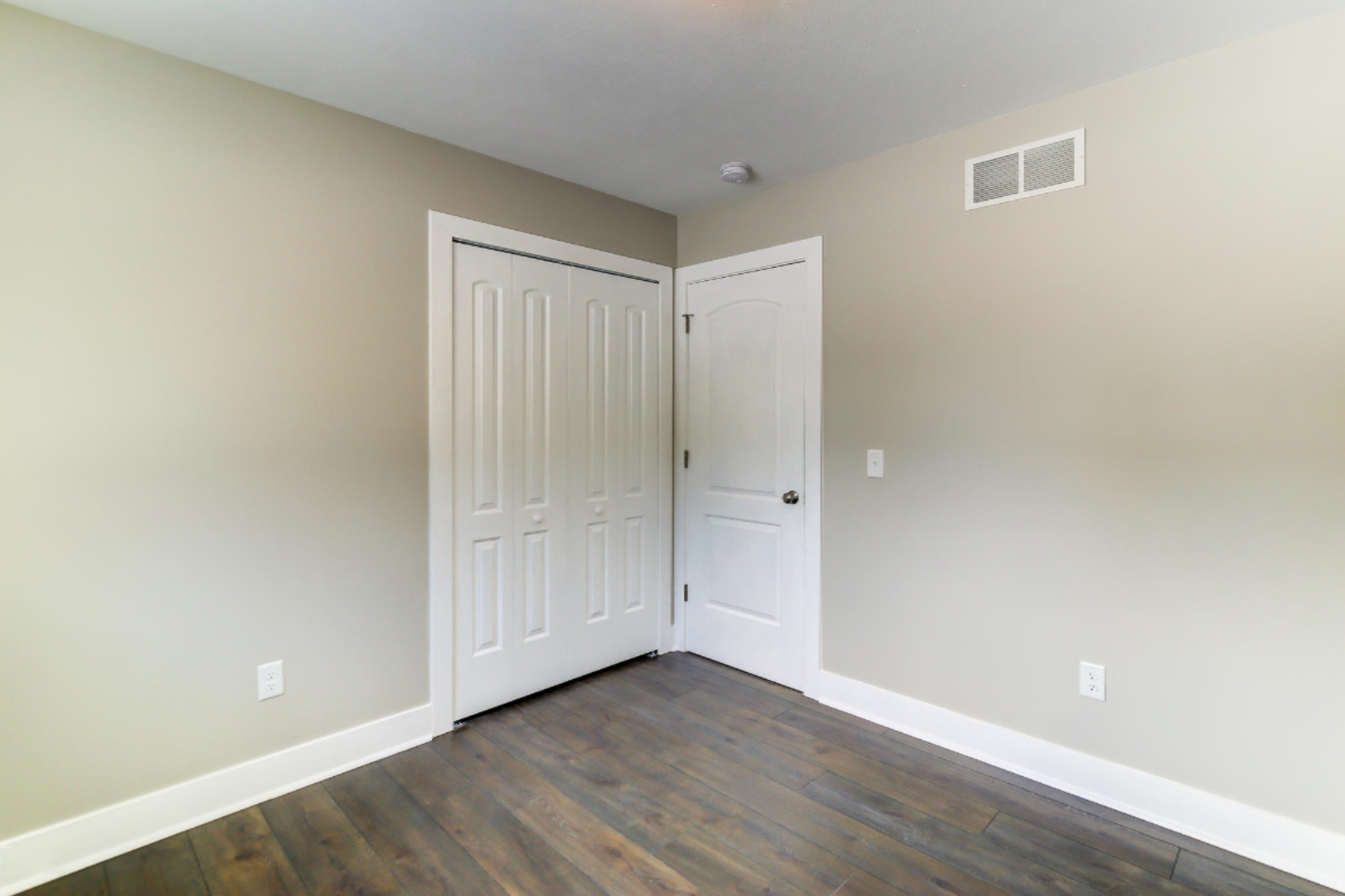 2902 Remy Court Northeast Grand Rapids, MI 49505 - Photo 17 of 41 3rd Bedroom