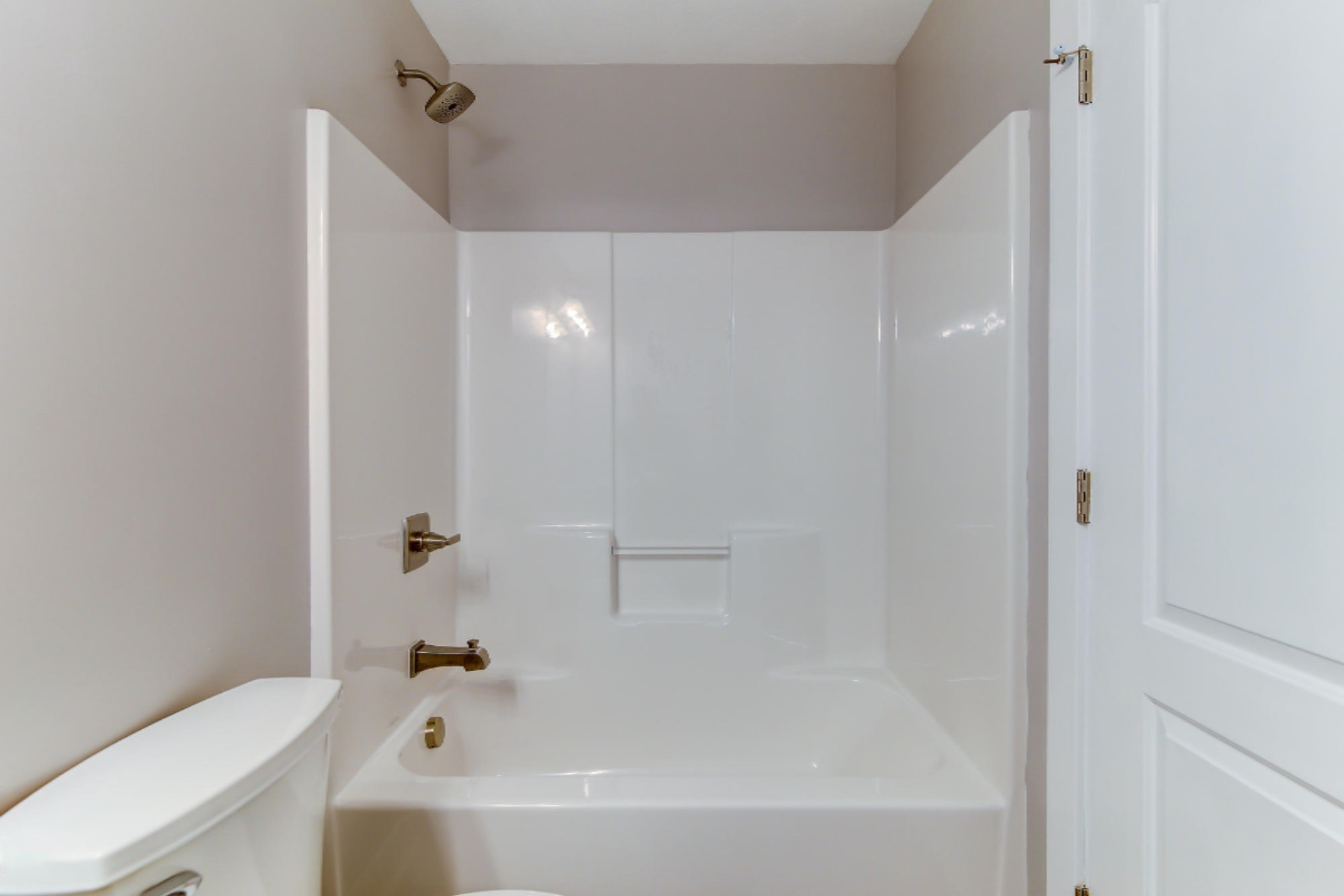 2902 Remy Court Northeast Grand Rapids, MI 49505 - Photo 19 of 41 2nd Full Bath