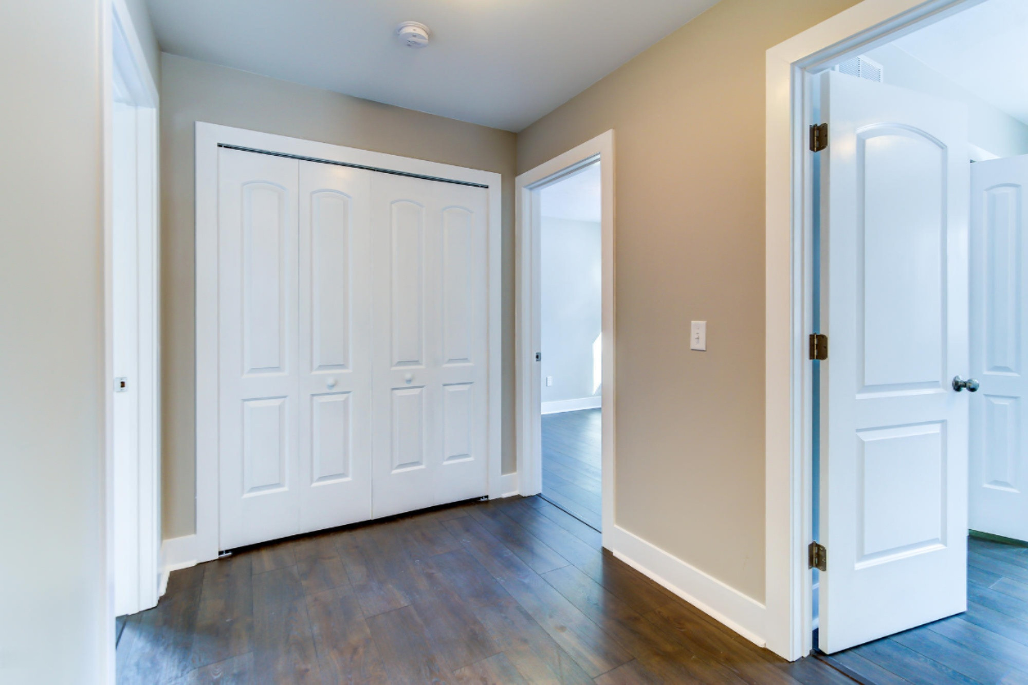 2902 Remy Court Northeast Grand Rapids, MI 49505 - Photo 20 of 41 Main Floor Bedroom Hallway