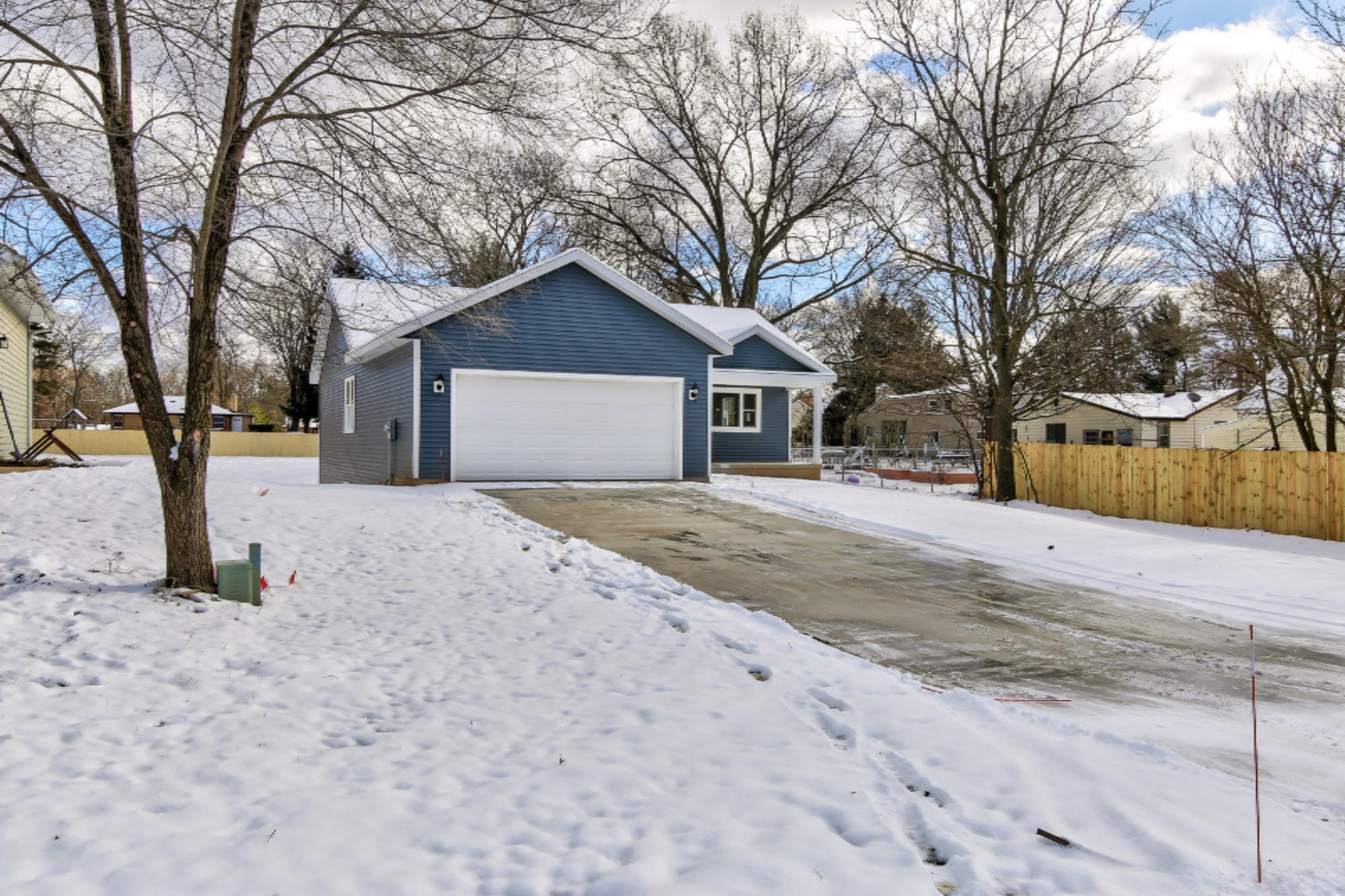 2902 Remy Court Northeast Grand Rapids, MI 49505 - Photo 32 of 41 Front of Home