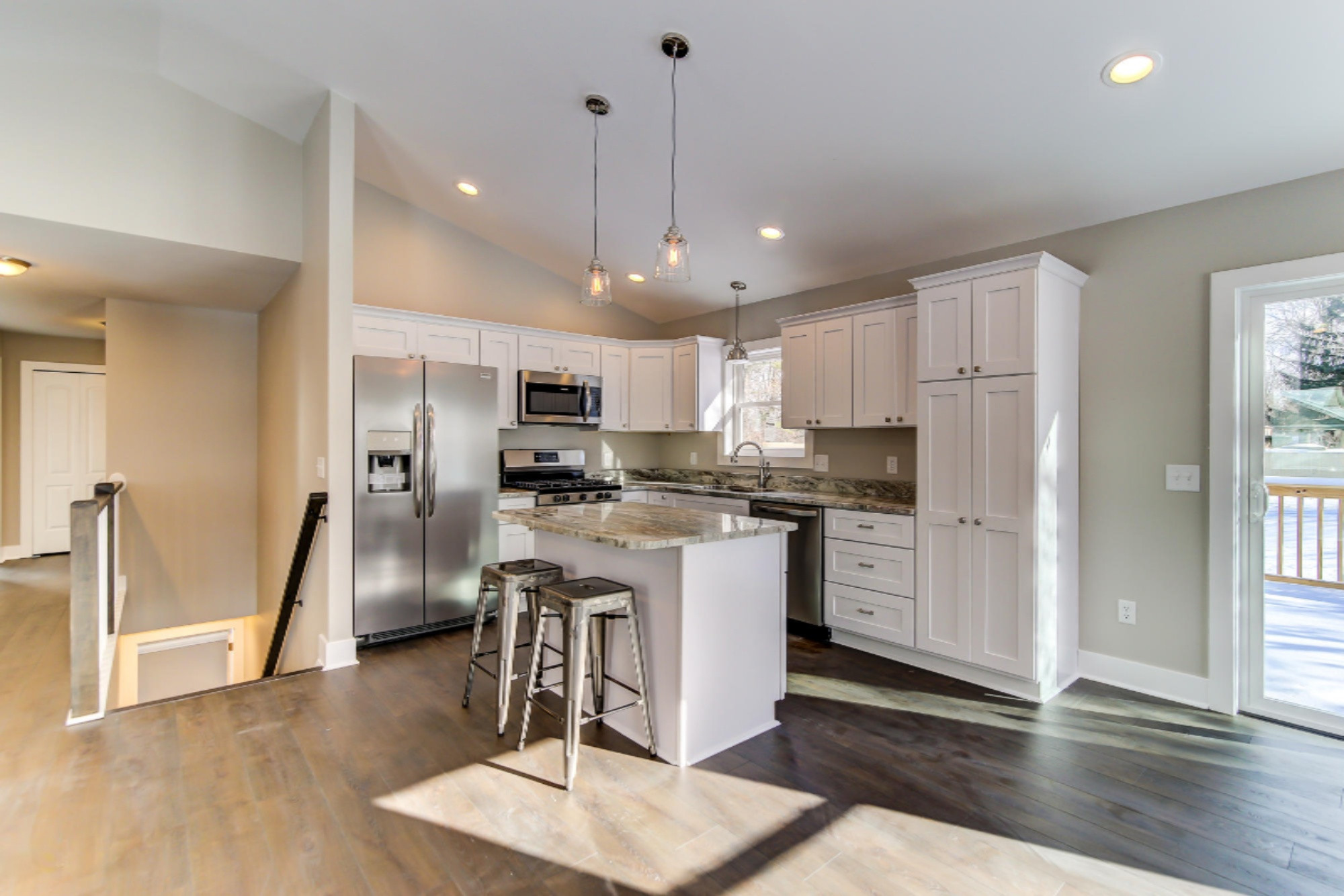 2902 Remy Court Northeast Grand Rapids, MI 49505 - Photo 6 of 41 Kitchen