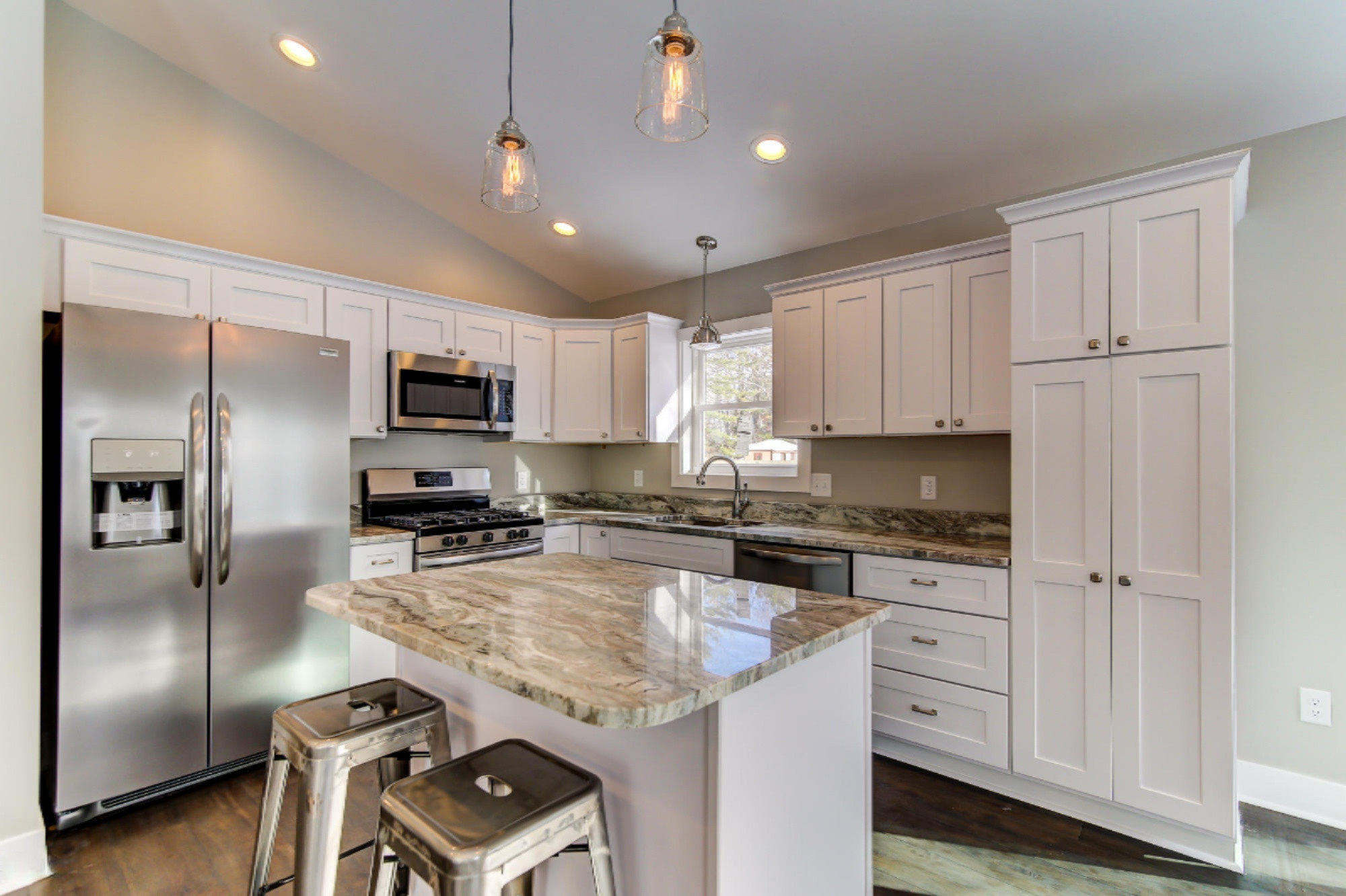 2902 Remy Court Northeast Grand Rapids, MI 49505 - Photo 7 of 41 Kitchen