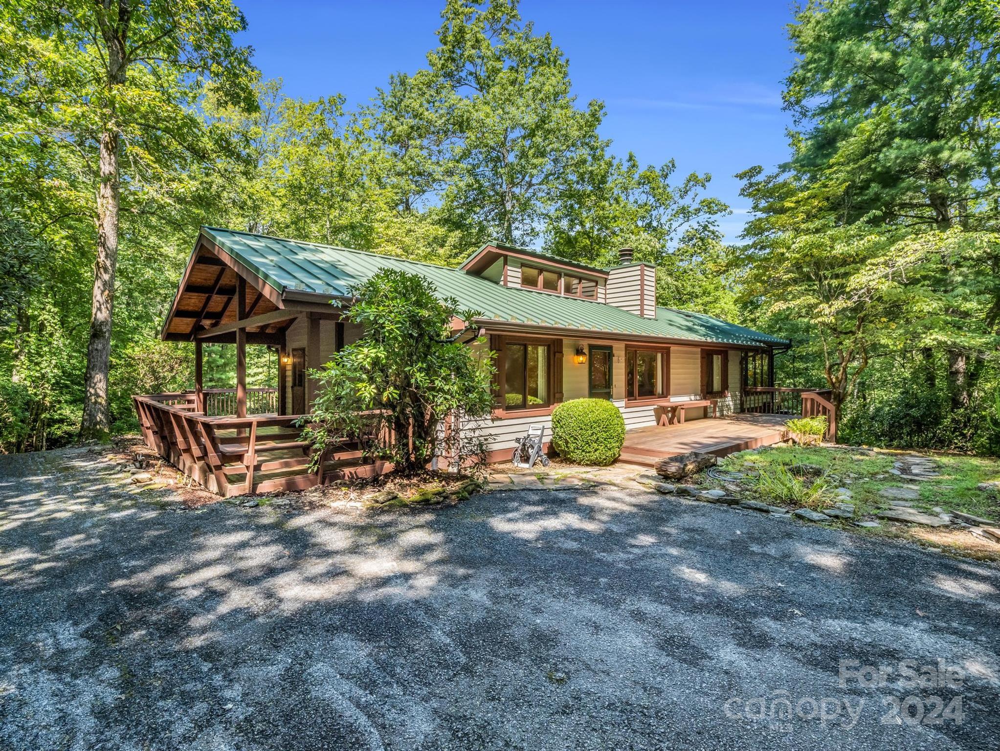 521 Oriole Road Brevard, NC 28712 - Photo 1 of 39 Gallery Image 1