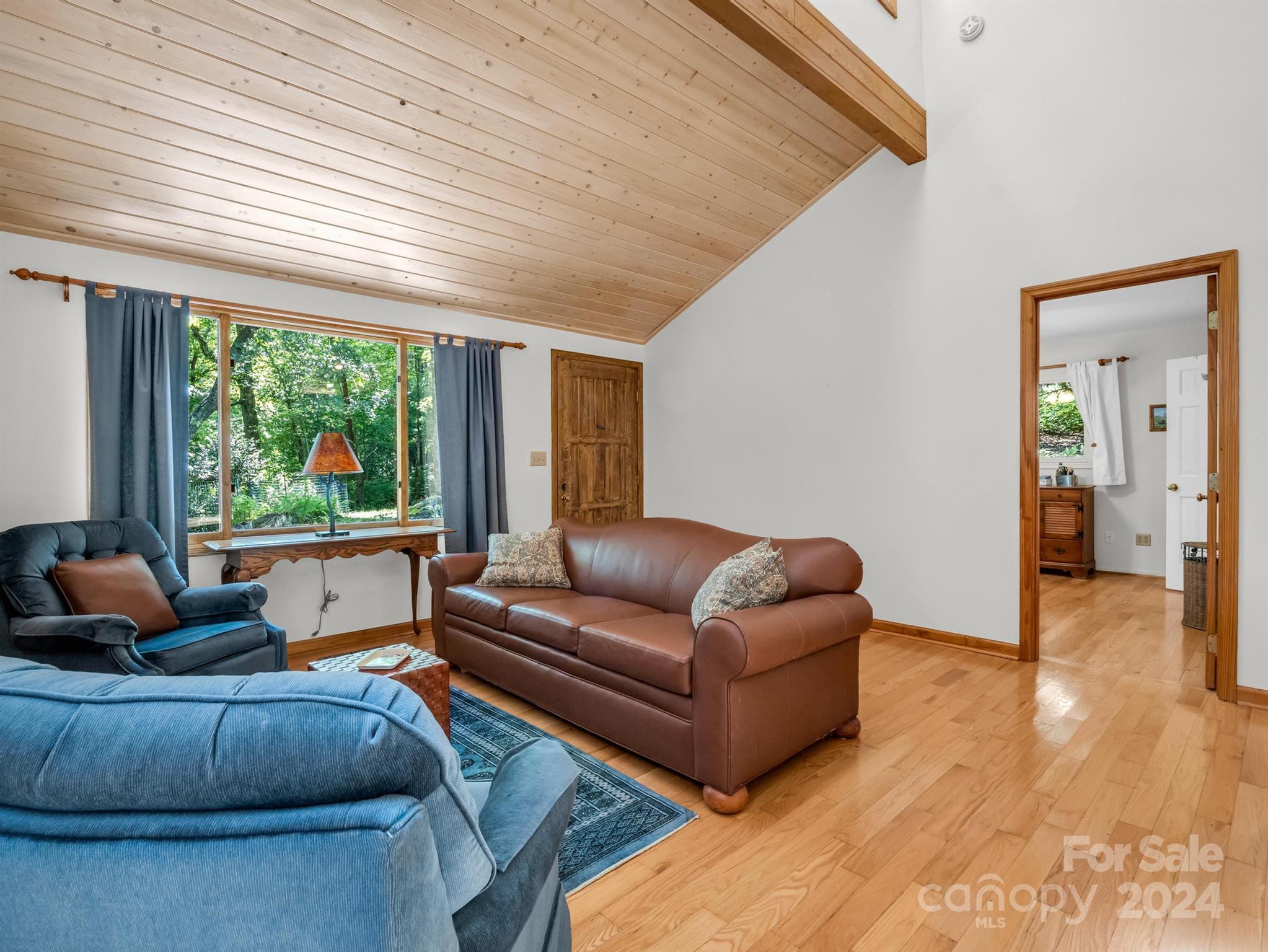 521 Oriole Road Brevard, NC 28712 - Photo 12 of 39 Gallery Image 12