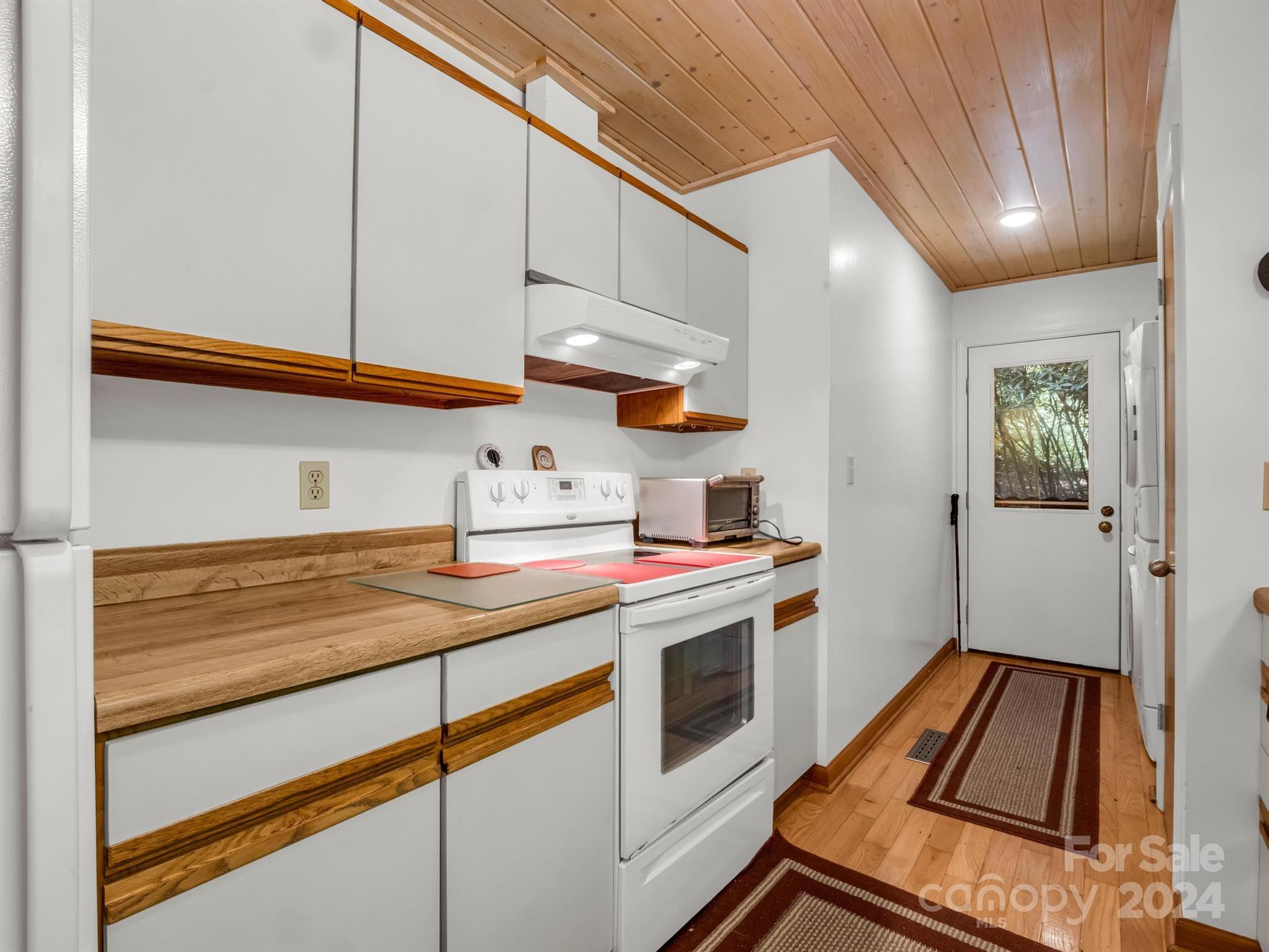 521 Oriole Road Brevard, NC 28712 - Photo 17 of 39 Gallery Image 17