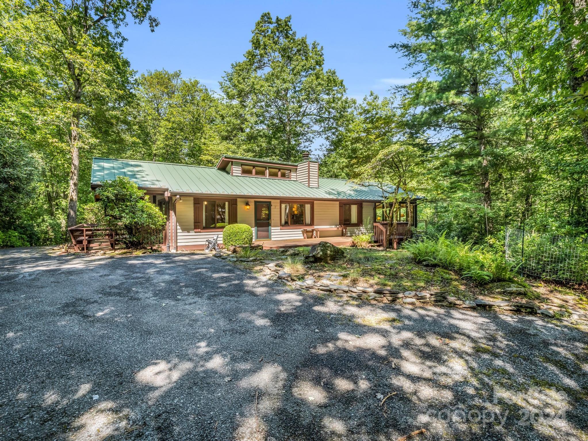 521 Oriole Road Brevard, NC 28712 - Photo 2 of 39 Gallery Image 2