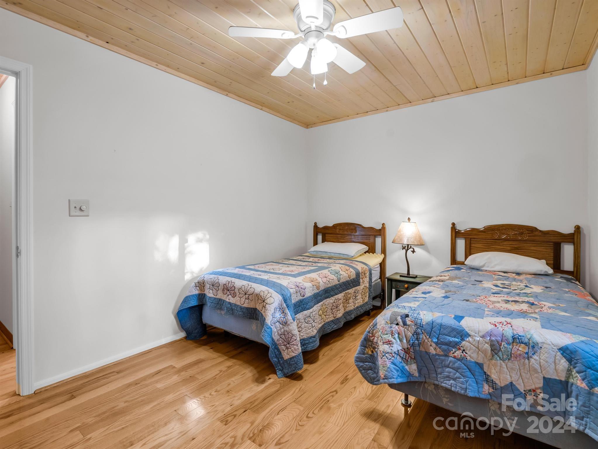 521 Oriole Road Brevard, NC 28712 - Photo 30 of 39 Gallery Image 30