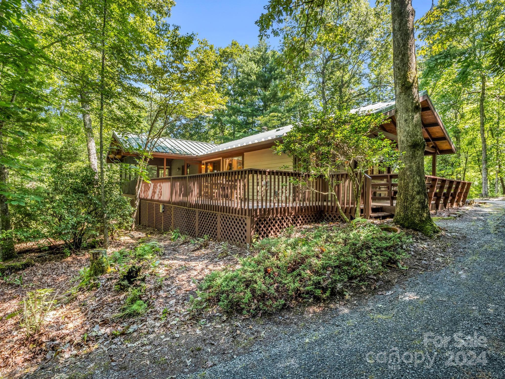 521 Oriole Road Brevard, NC 28712 - Photo 3 of 39 Gallery Image 3