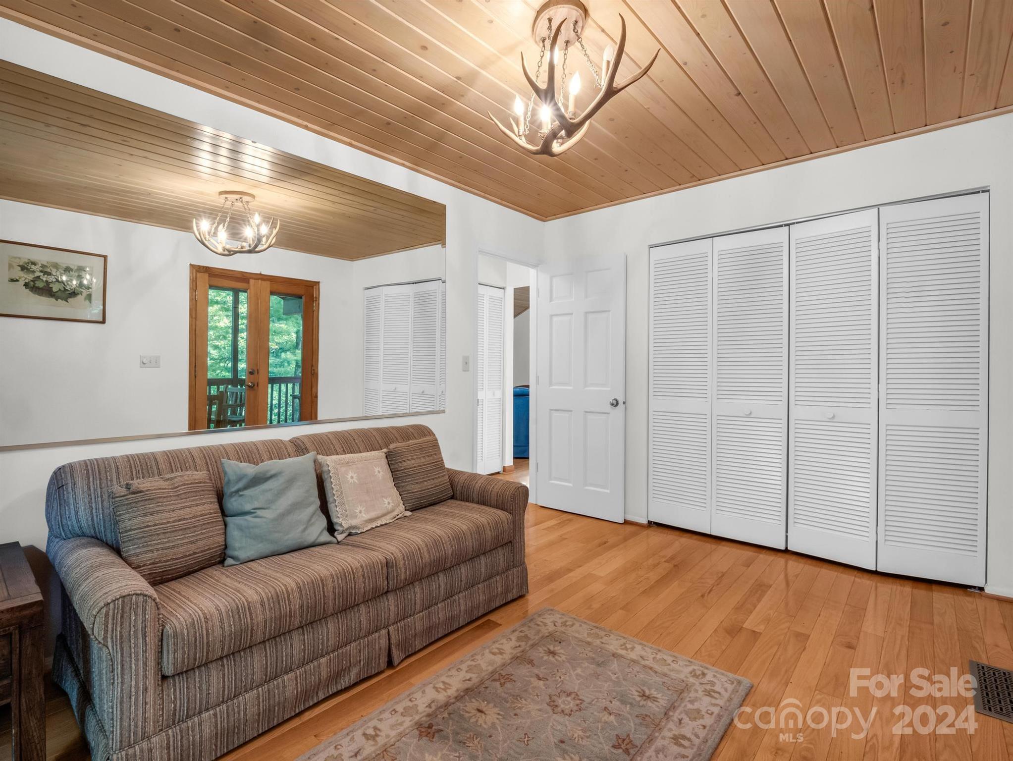 521 Oriole Road Brevard, NC 28712 - Photo 32 of 39 Gallery Image 32