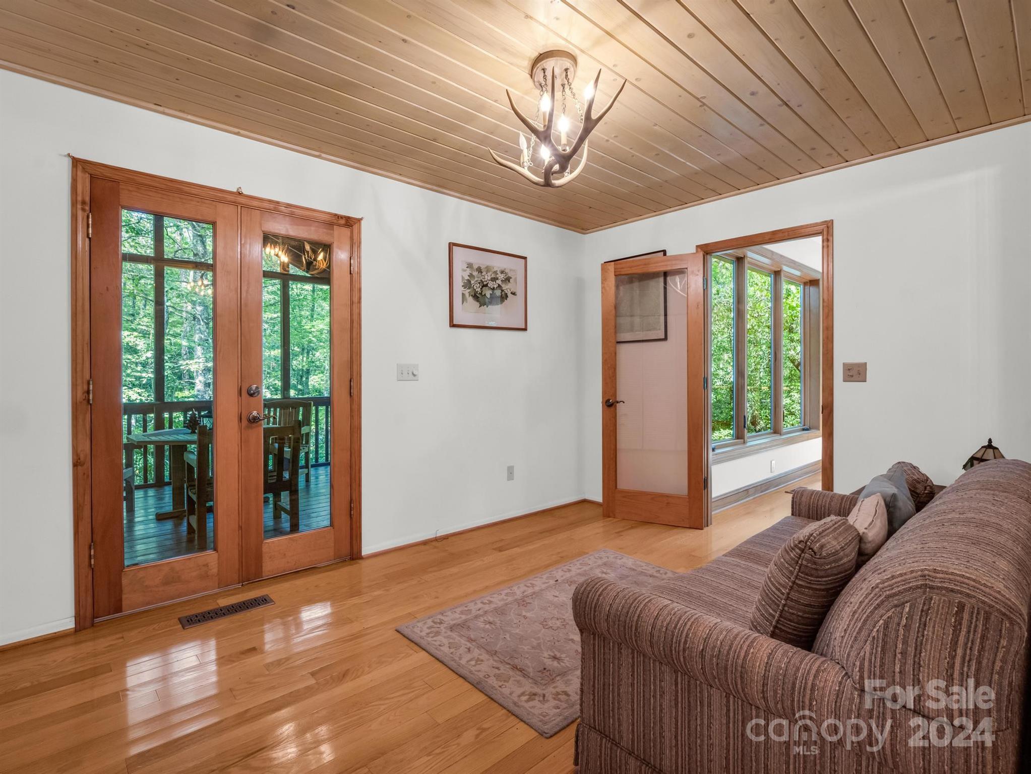 521 Oriole Road Brevard, NC 28712 - Photo 33 of 39 Gallery Image 33