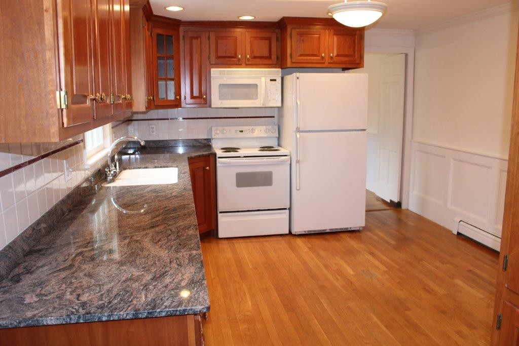 8 Flagg Road Southborough, MA 01772 - Photo 3 of 21 Gallery Image 3