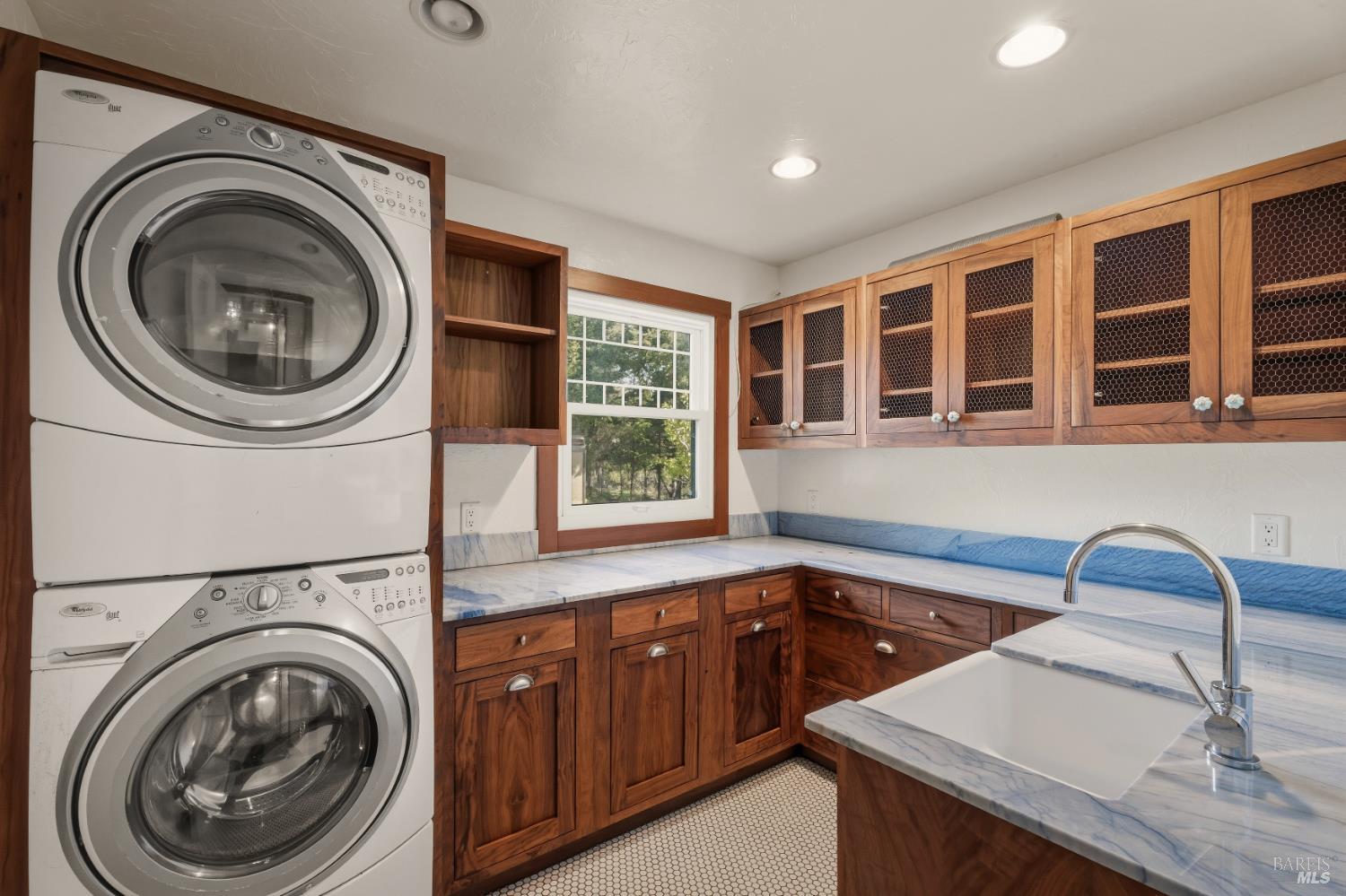 27851 Tenmile Road Gualala, CA 95445 - Photo 17 of 34 Laundry room