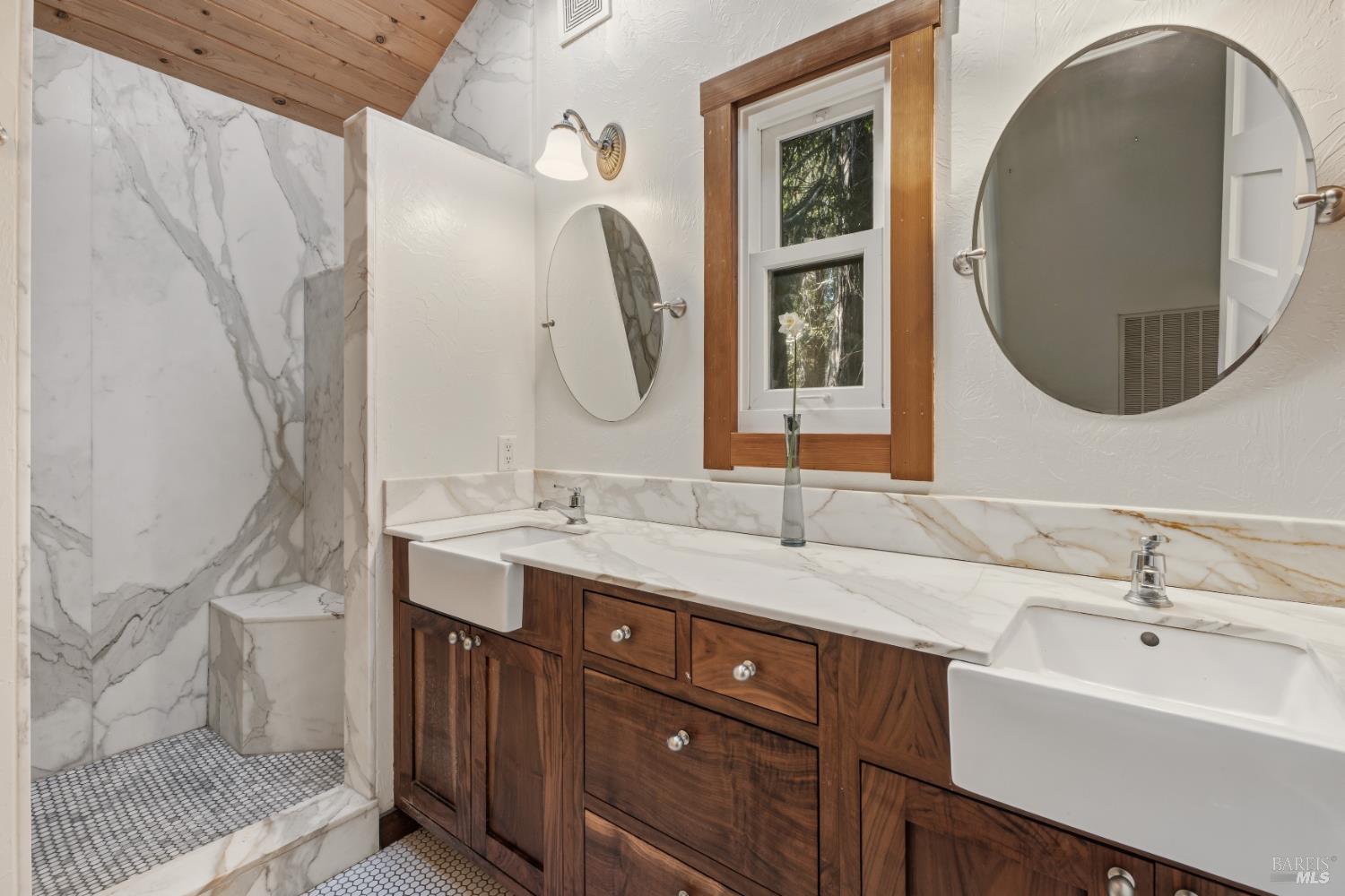 27851 Tenmile Road Gualala, CA 95445 - Photo 18 of 34 Bottom level bathroom