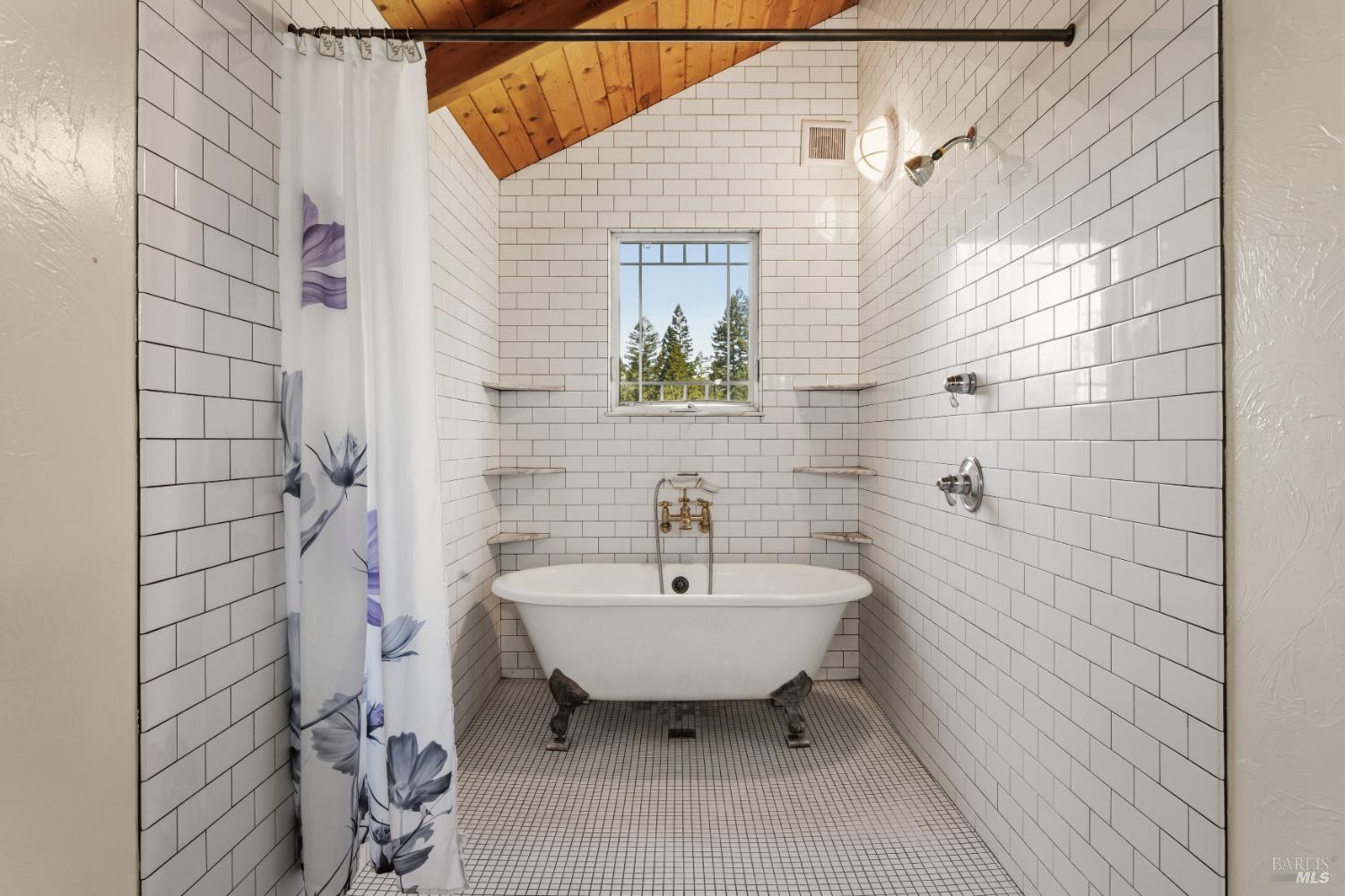 27851 Tenmile Road Gualala, CA 95445 - Photo 22 of 34 Primary bath