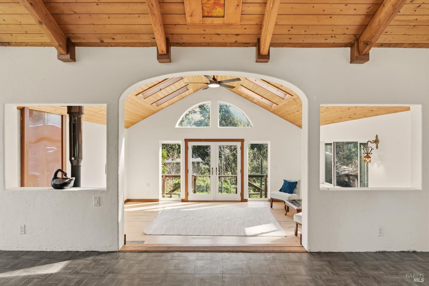 27851 Tenmile Road Gualala, CA 95445 - Photo 6 of 34