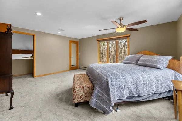 $850,000 | 275 Chestnut Street, Uxbridge, MA 01569