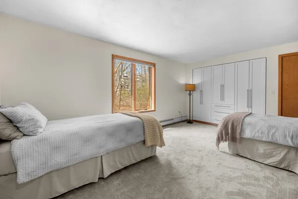 $850,000 | 275 Chestnut Street, Uxbridge, MA 01569