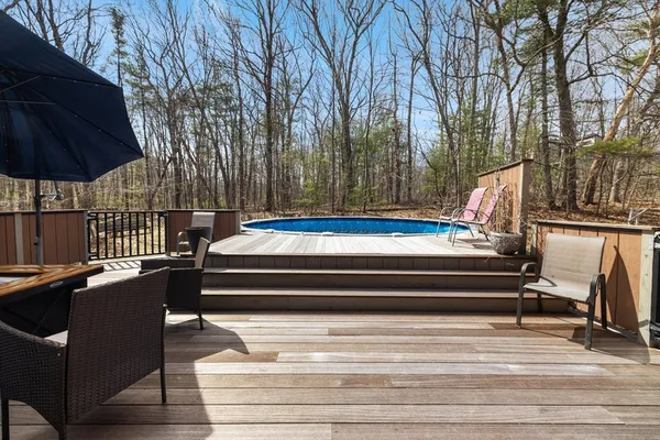 $850,000 | 275 Chestnut Street, Uxbridge, MA 01569