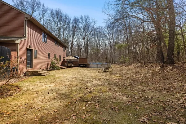 $850,000 | 275 Chestnut Street, Uxbridge, MA 01569