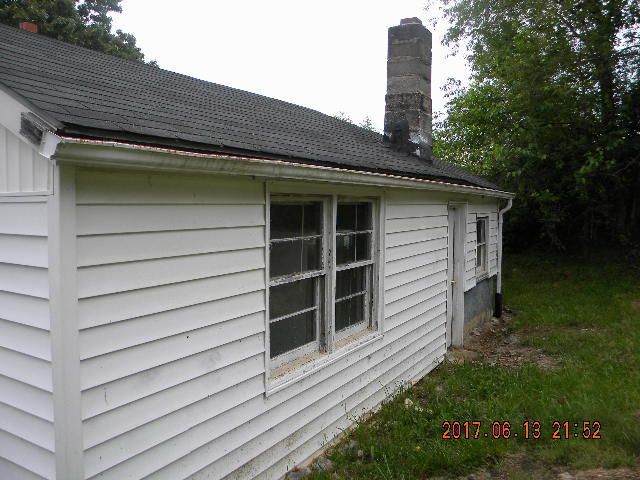 2266 Fire Tower Road Christiansburg, VA 24073 - Photo 4 of 13 DSCN5317