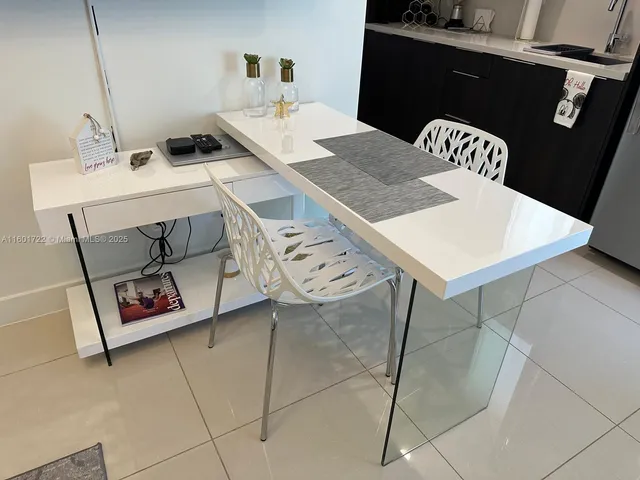 $980,000 | 6683 Northwest 103rd Passage, Unit 6683, Doral, FL 33178