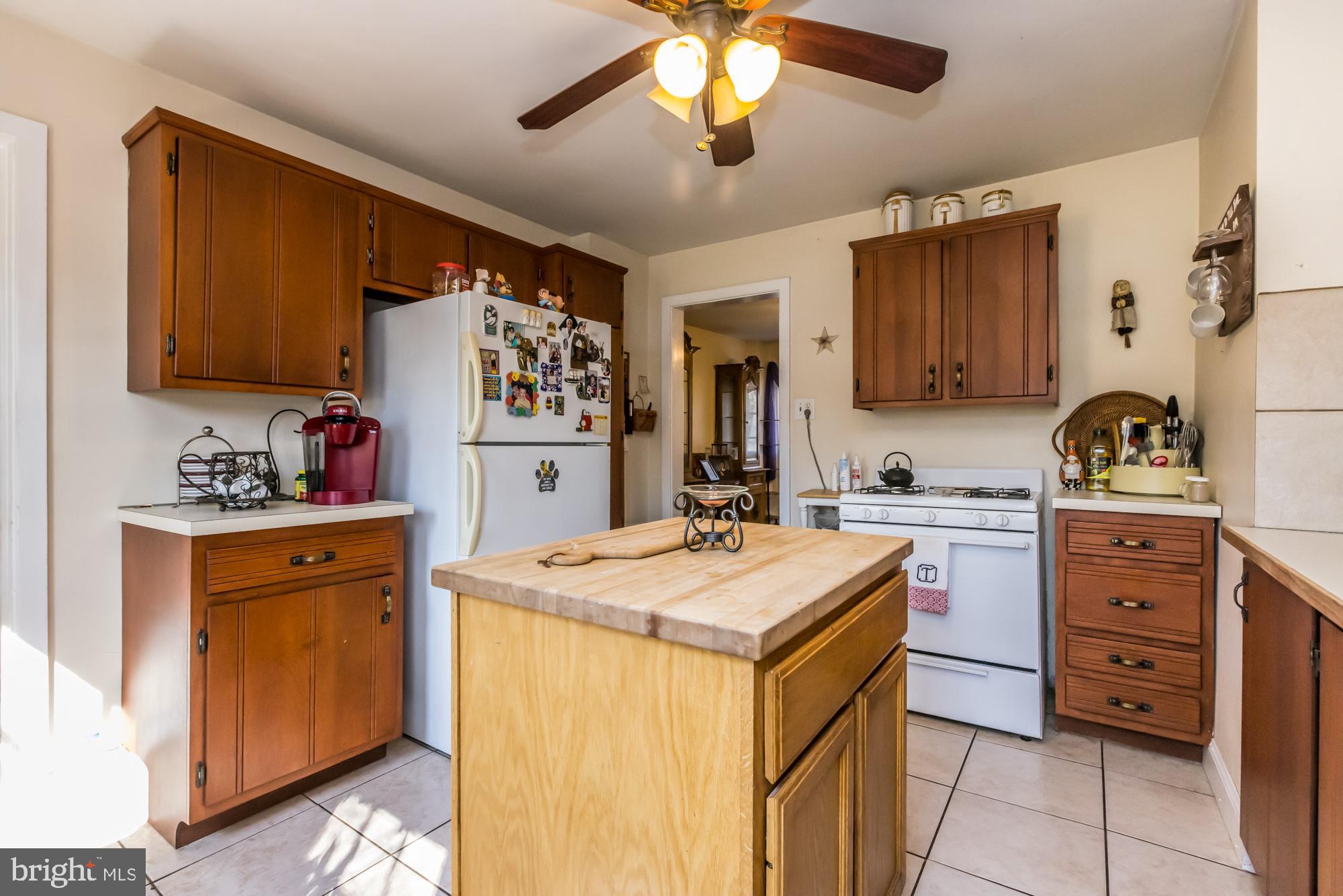 2560 Strasburg Road Coatesville, PA 19320 - Photo 15 of 49 East side kitchen