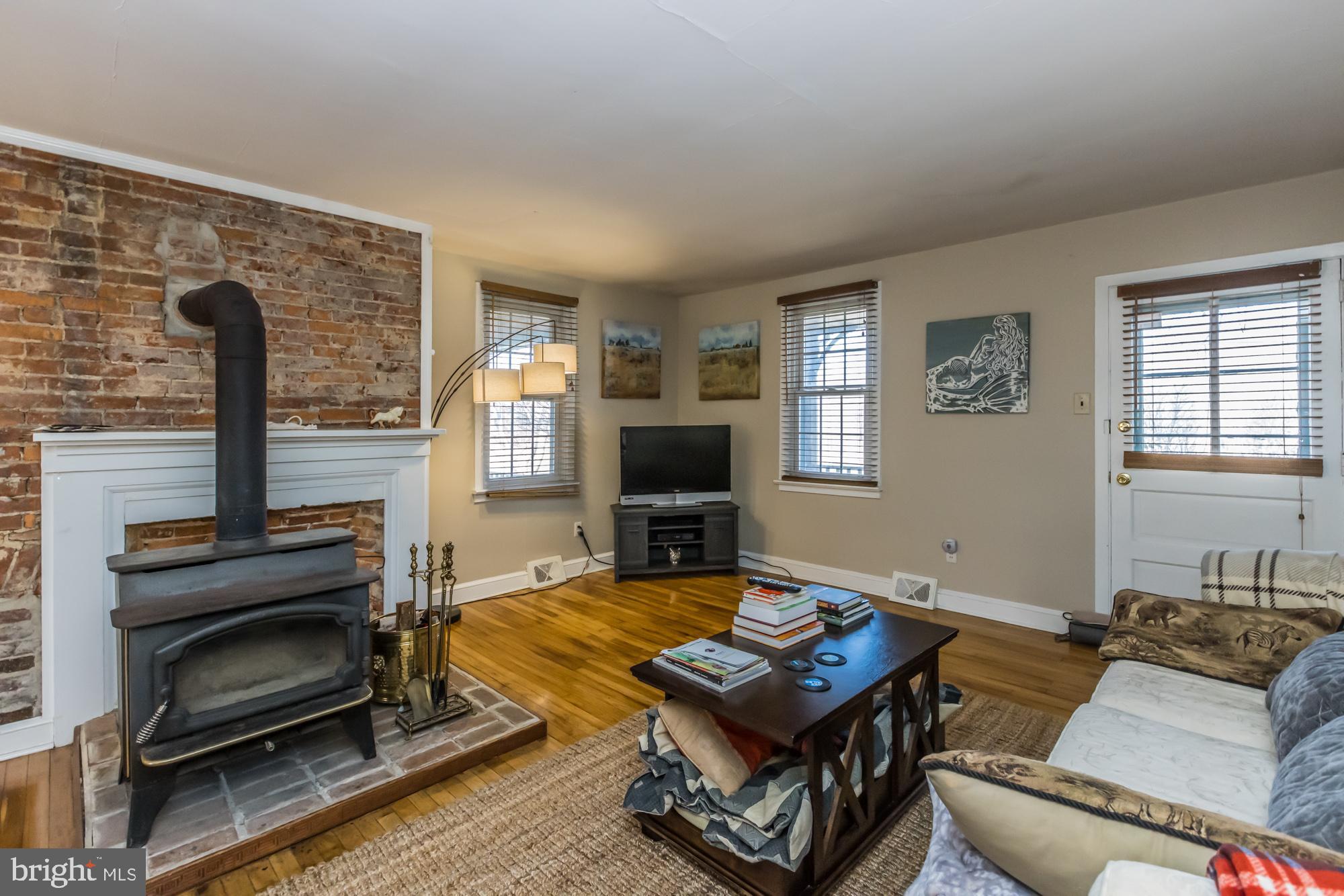 2560 Strasburg Road Coatesville, PA 19320 - Photo 29 of 49 West side living area